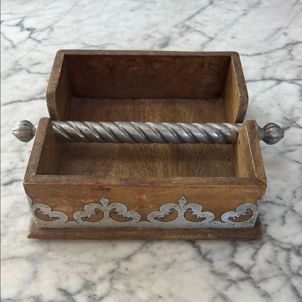 GG collection Rustic Wooden Bath Caddy with Silver Accents